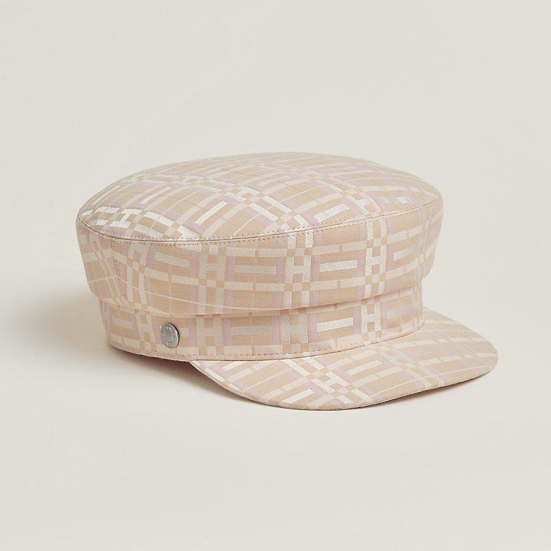 【伝統とモードが融合】HERMES Deauville H Kilt キャップ Deauville H Kilt cap | Hermès USA